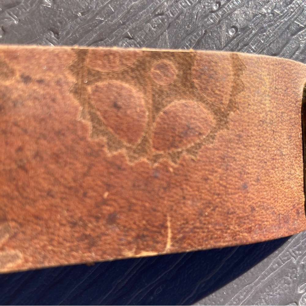 8” Leather Cuff Bracelet Imprinted Gears Brass Latch Hook - Picture 9 of 13